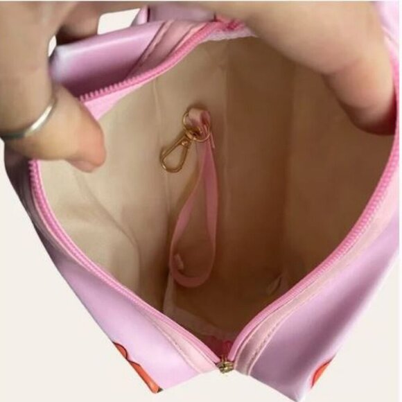 Vinyl Cosmetics Makeup Wristlet Bag Case 3D NEW - Picture 2 of 4